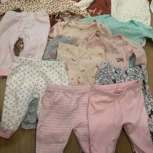 Carter’s Baby Girl Assorted Onesies & Pants 6-9 Months